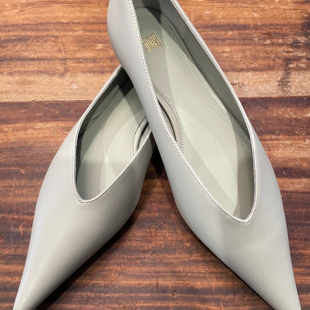 NWOT Toteme Asymmetric Leather Ballerina Flat Women's Gray 35